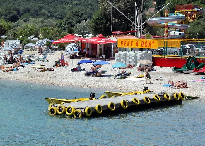 With Parking Space Rabac, Labin - 13151 דירה *