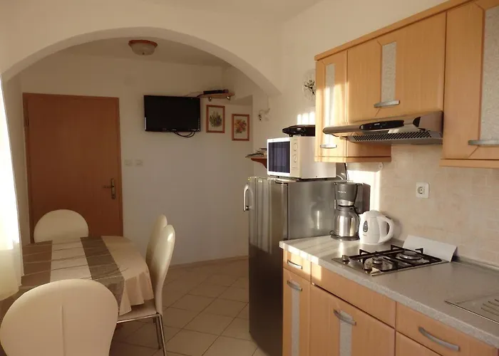With Parking Space Rabac, Labin - 13151 דירה *